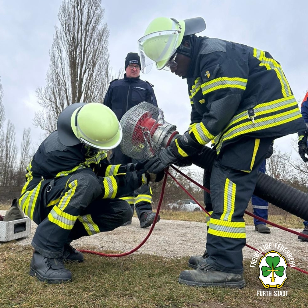 2026 02 14 MTA Hafen Loescheinsatz 04