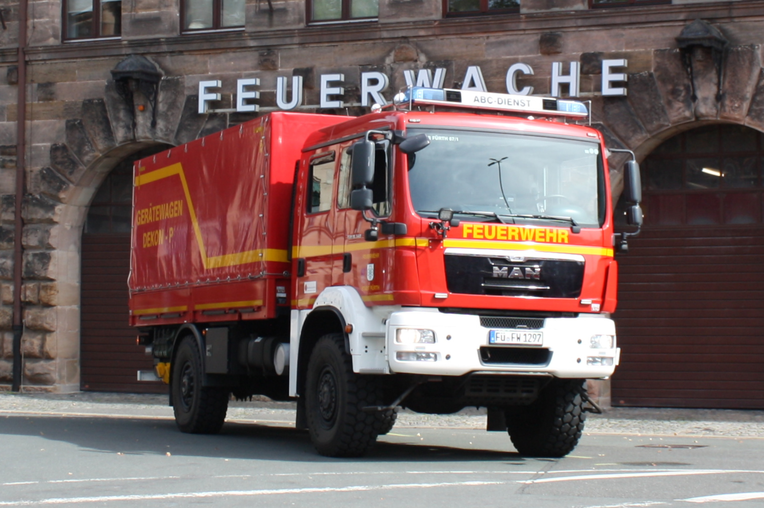 Gerätewagen Dekon P im Einsatz